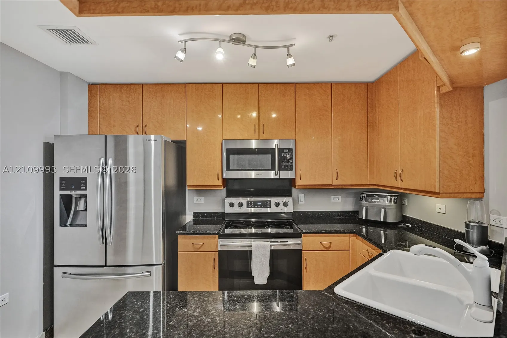801 Brickell Key Blvd #808