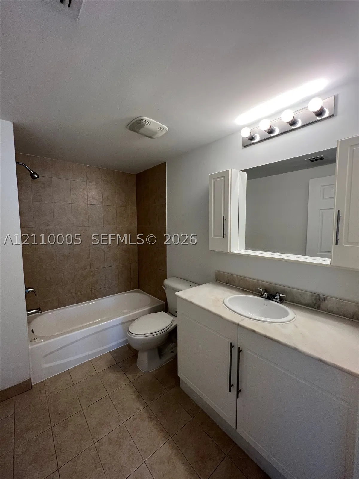 275 NE 18th St #1101