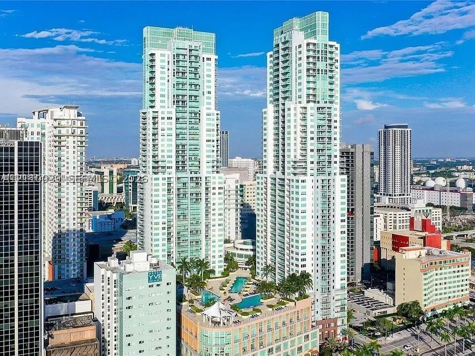 244 Biscayne Blvd #301