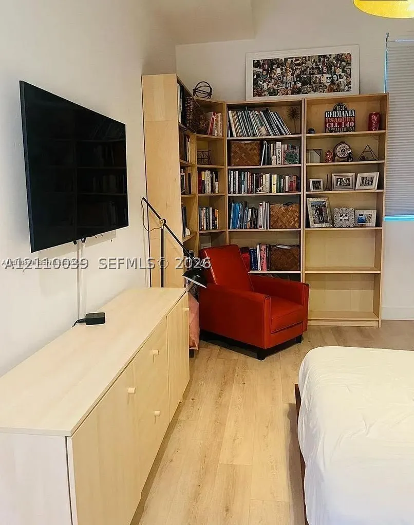 244 Biscayne Blvd #301