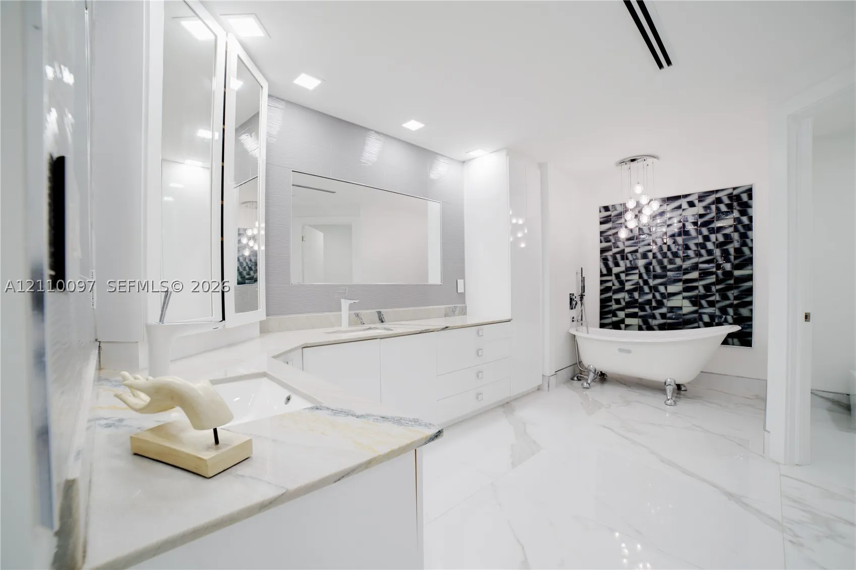3415 N Ocean Dr #401