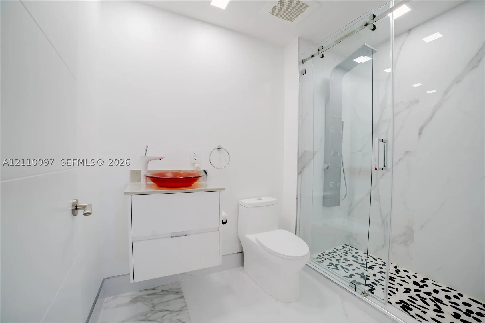 3415 N Ocean Dr #401