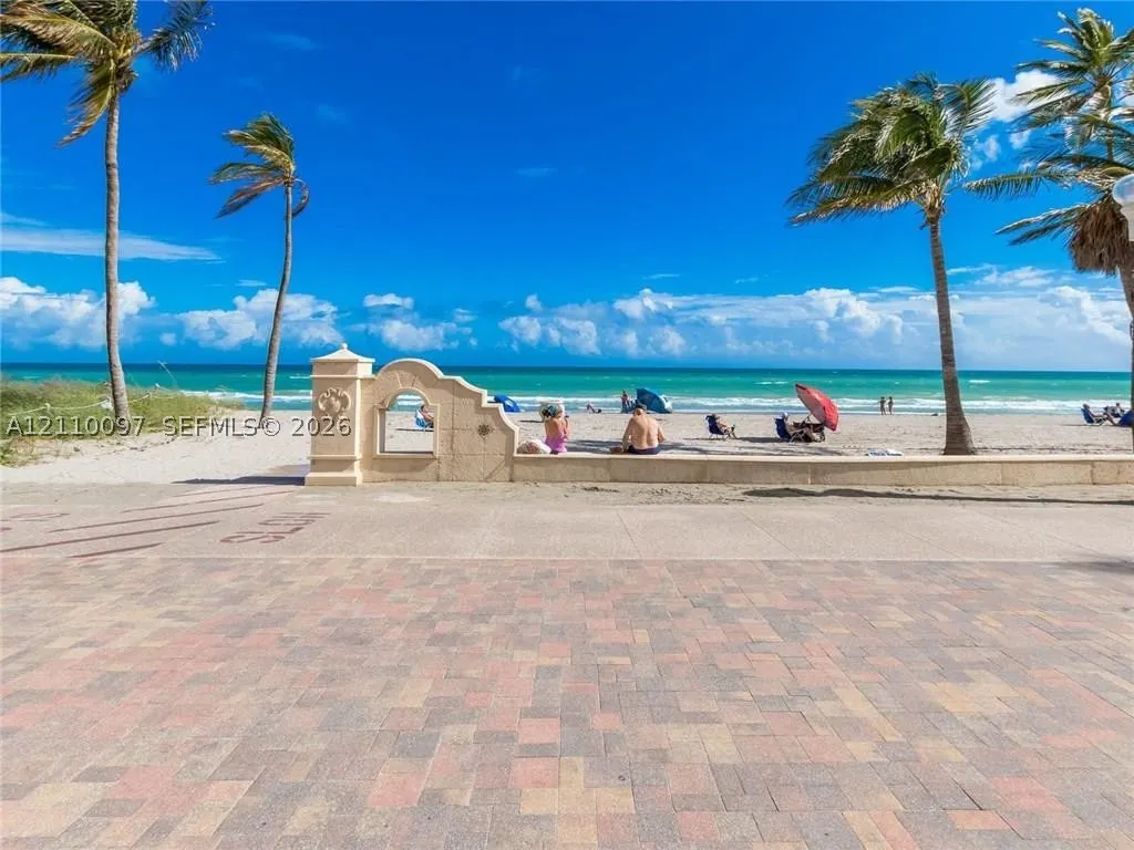 3415 N Ocean Dr #401