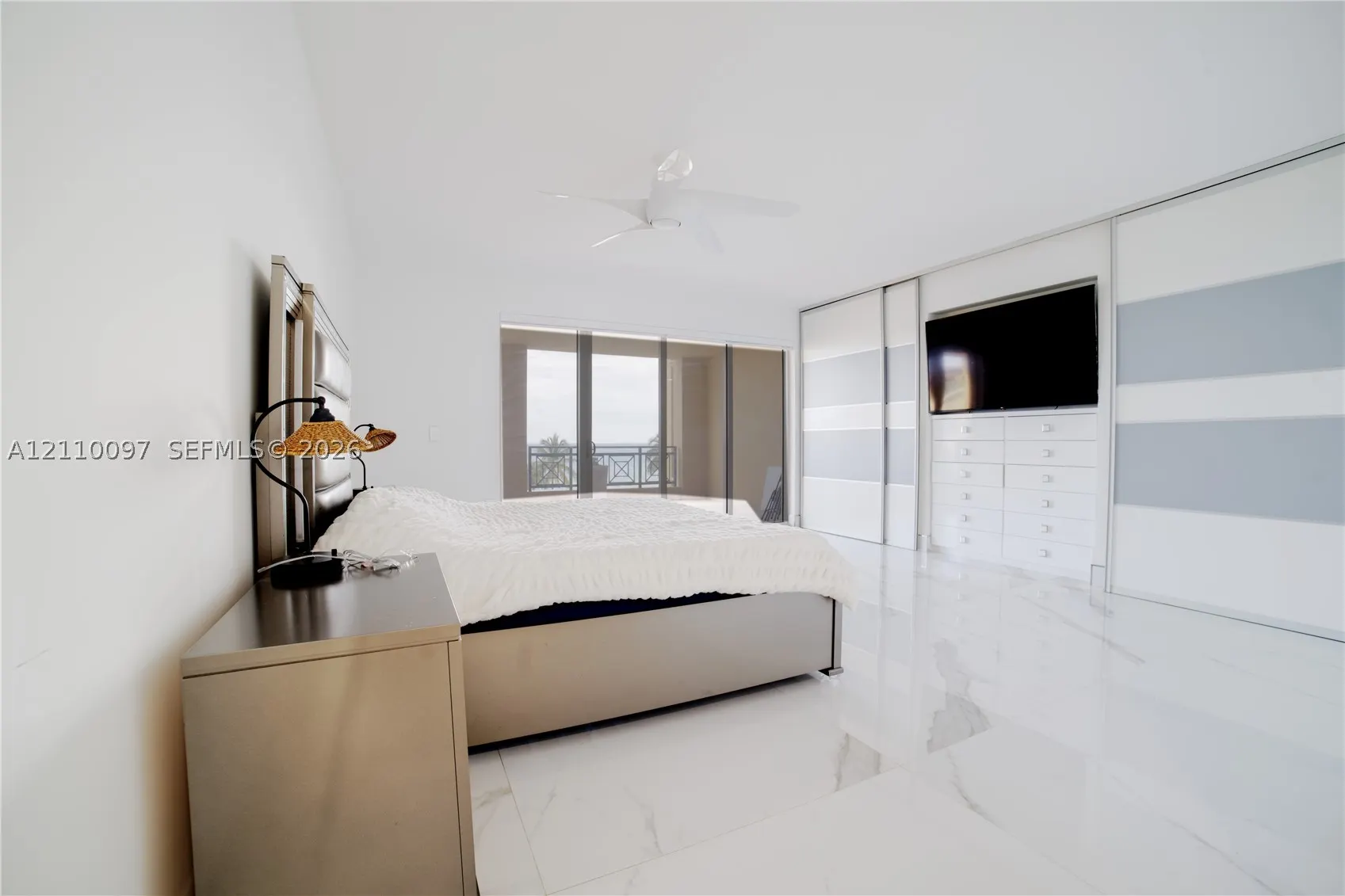 3415 N Ocean Dr #401
