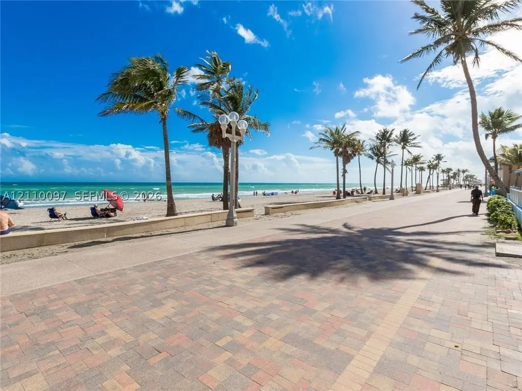3415 N Ocean Dr #401