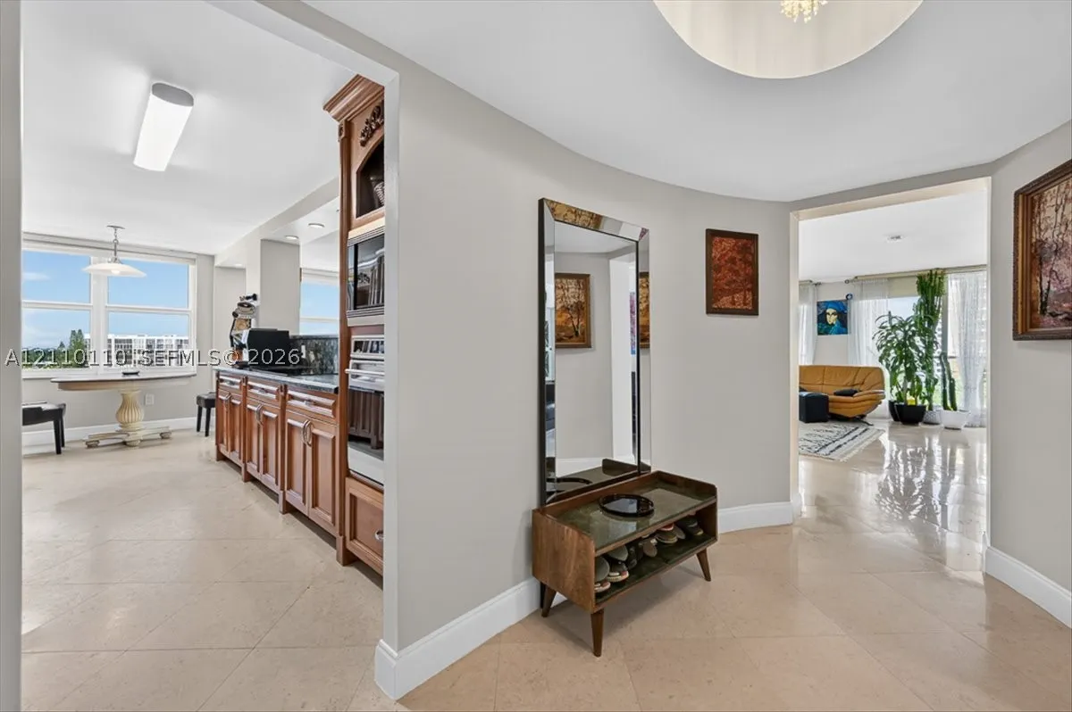 2751 S Ocean Dr #801N