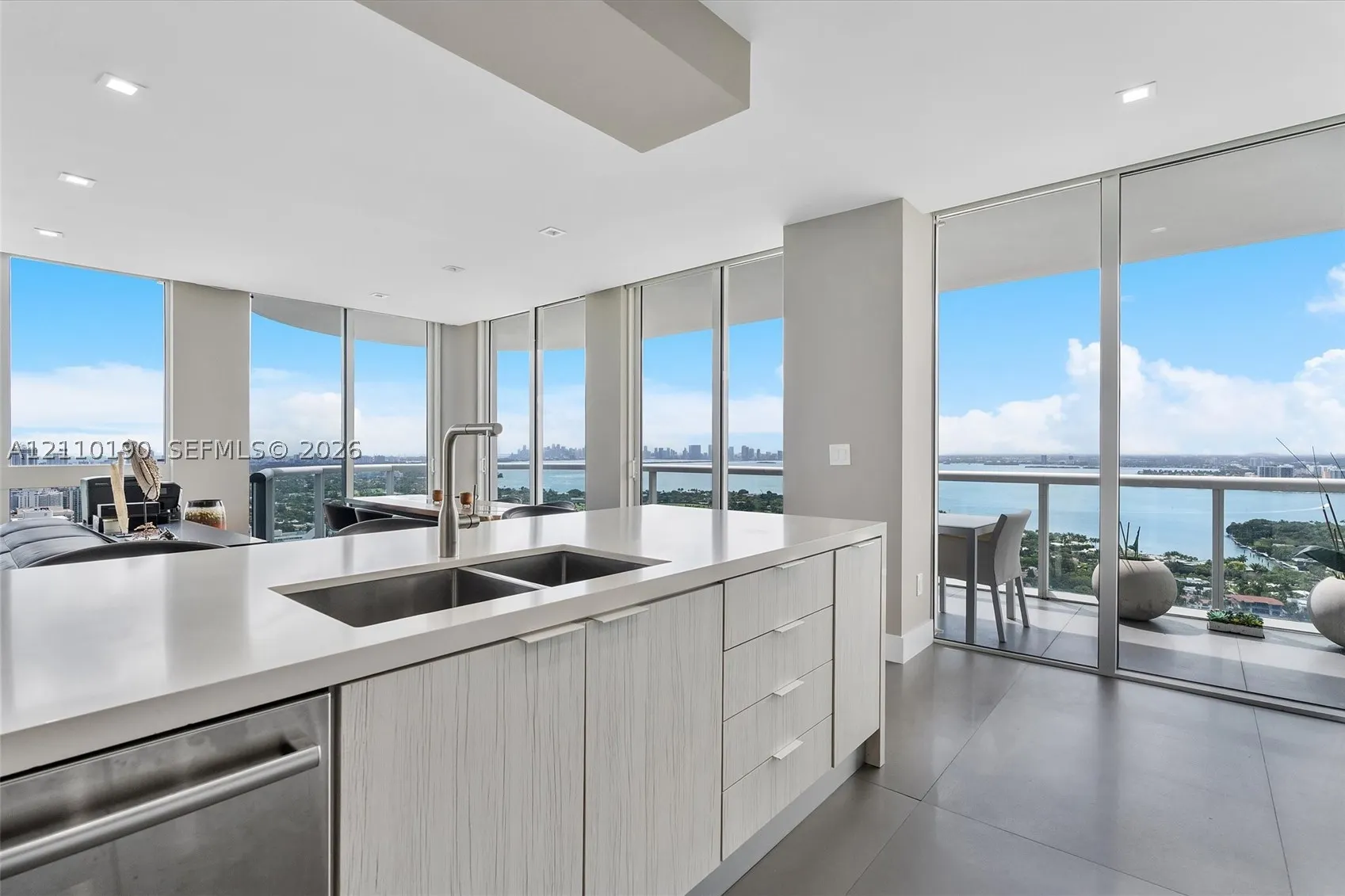 6365 Collins Ave #4307
