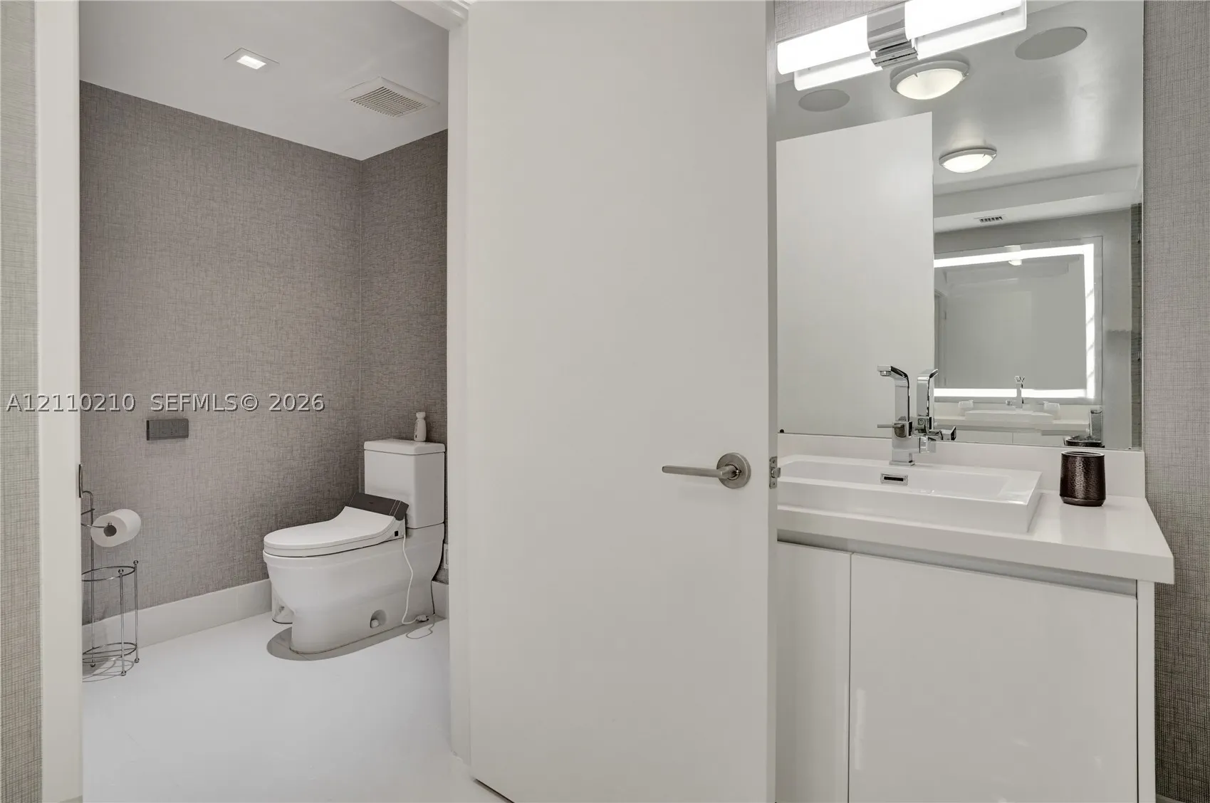 330 Sunny Isles Blvd #5-908