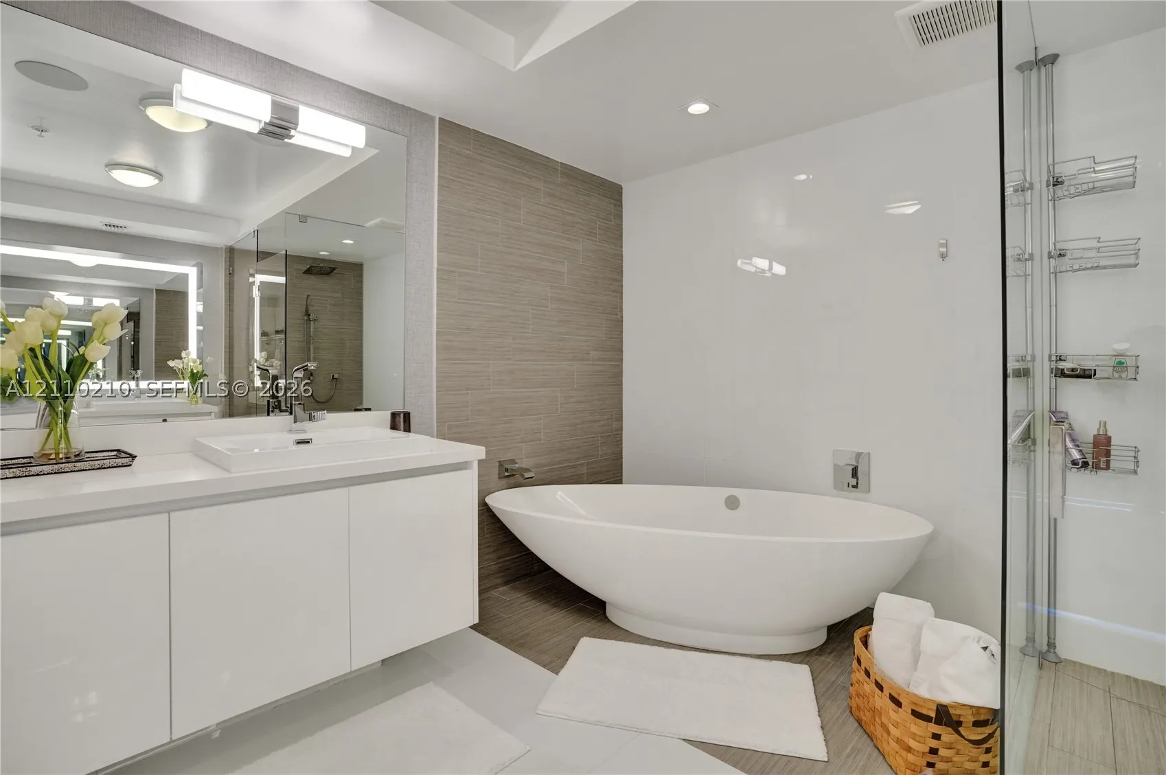 330 Sunny Isles Blvd #5-908