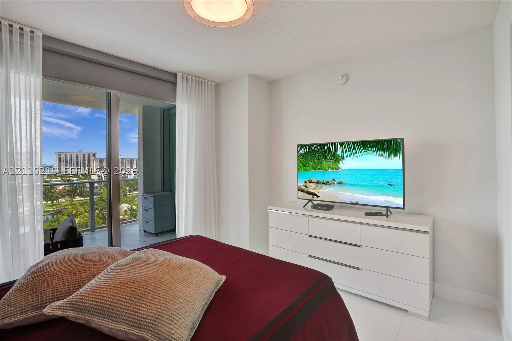 330 Sunny Isles Blvd #5-908