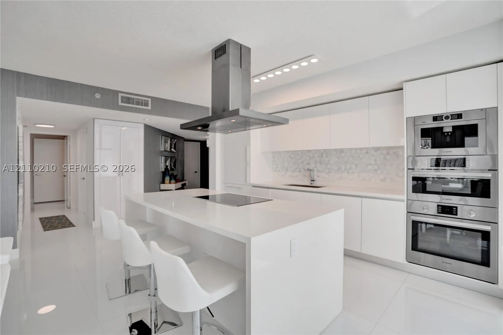 330 Sunny Isles Blvd #5-908