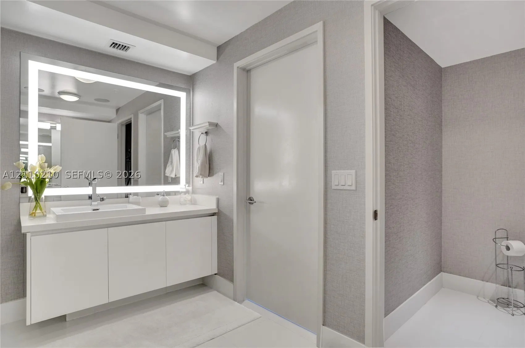 330 Sunny Isles Blvd #5-908