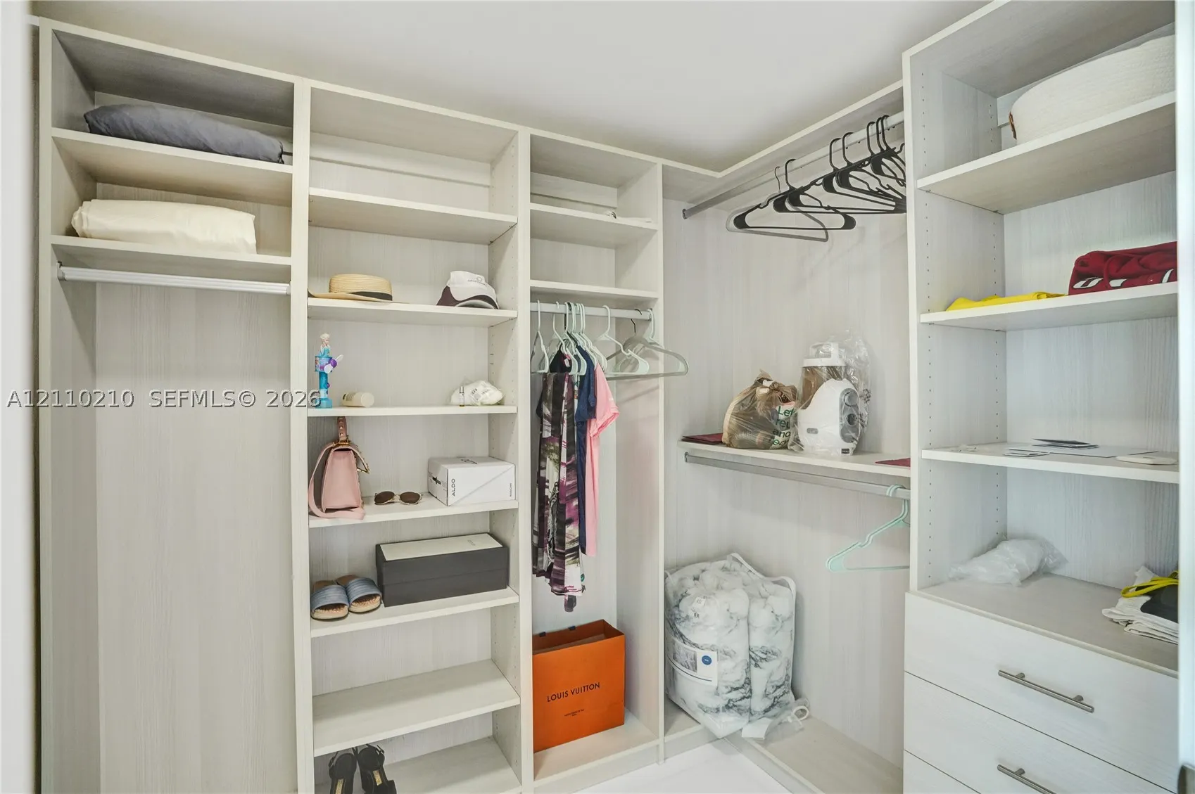 330 Sunny Isles Blvd #5-908