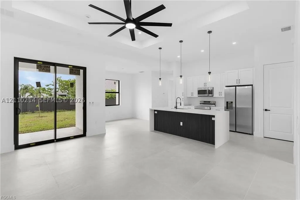 7 SW 19TH Pl