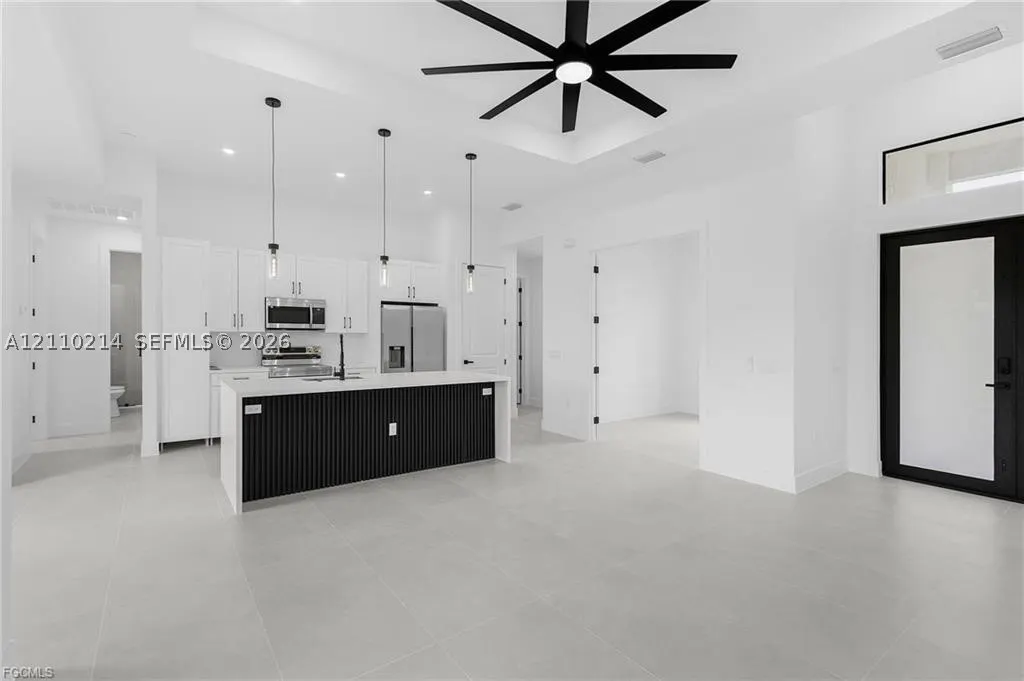 7 SW 19TH Pl
