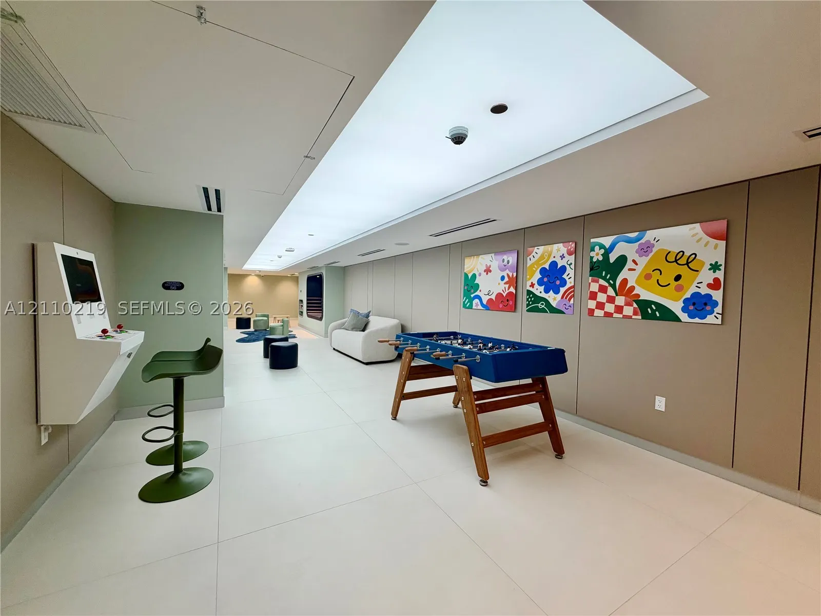 1170 E Hallandale Beach blvd #605