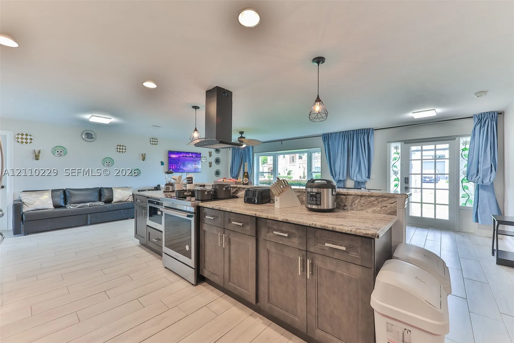 355 Bayshore Dr.