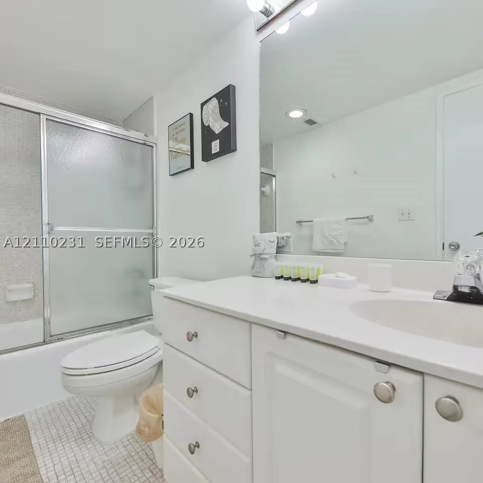 19370 Collins Ave #622