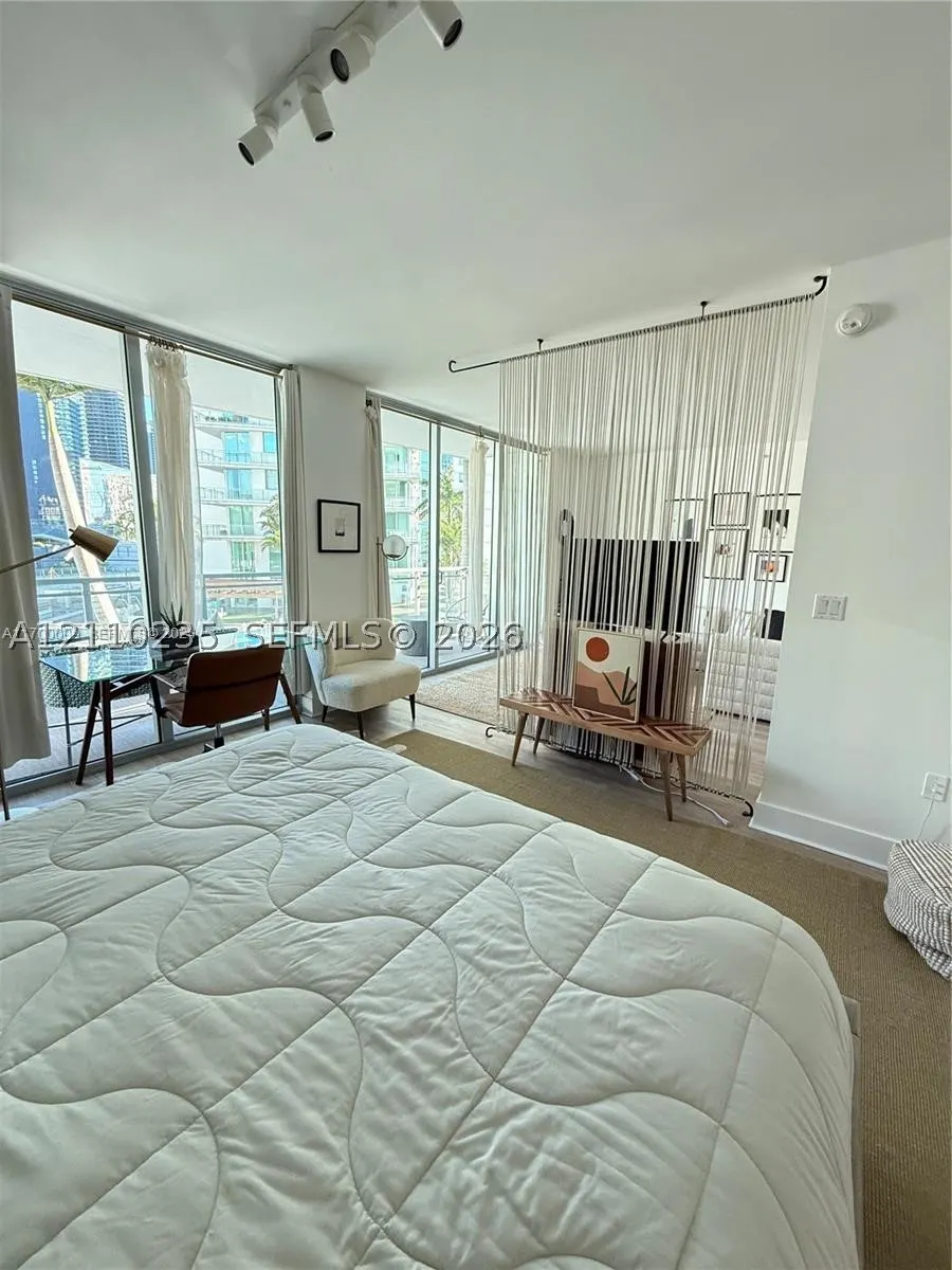 90 SW 3rd St #1114