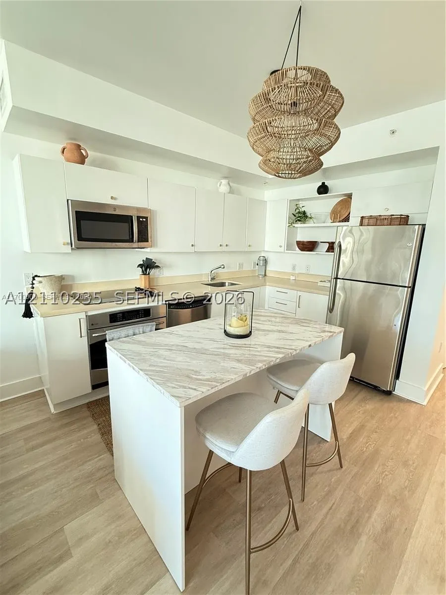90 SW 3rd St #1114