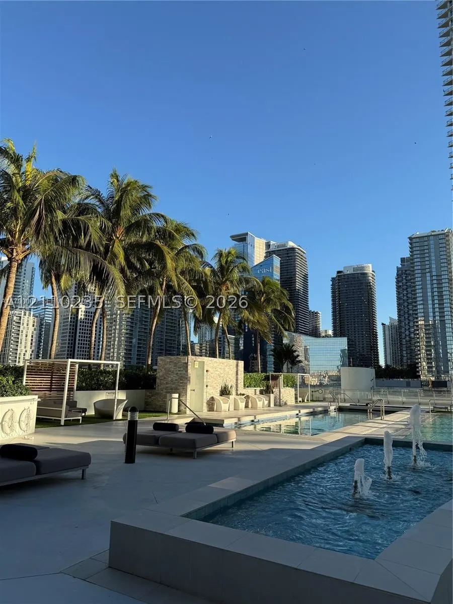 90 SW 3rd St #1114