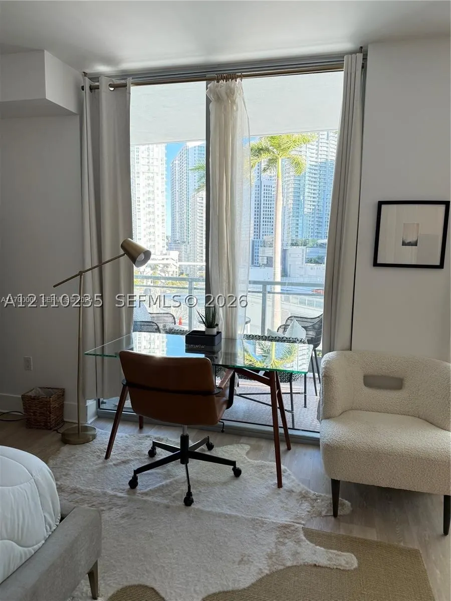 90 SW 3rd St #1114
