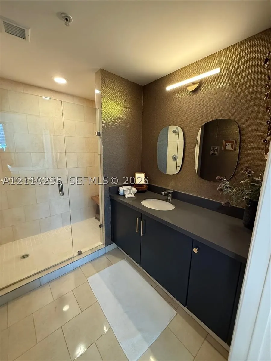 90 SW 3rd St #1114