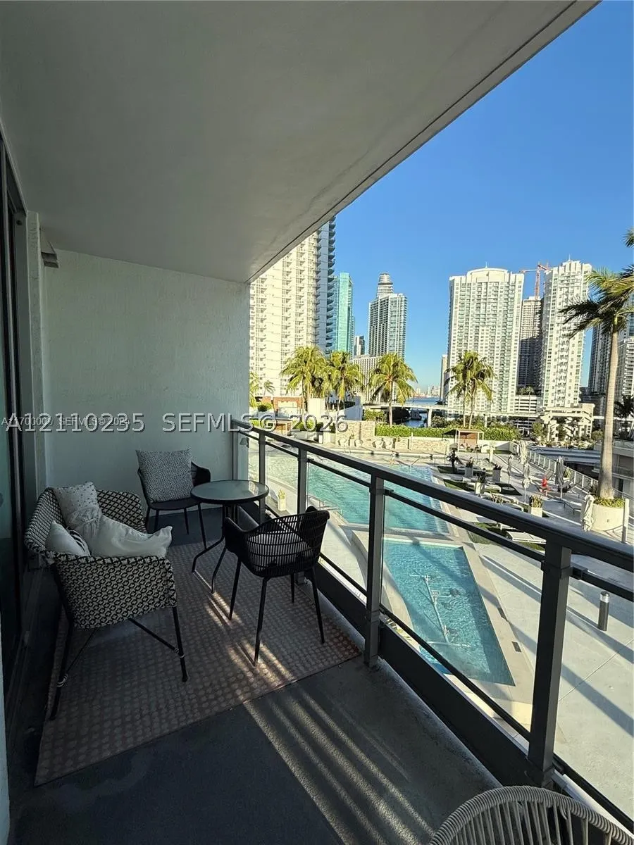 90 SW 3rd St #1114