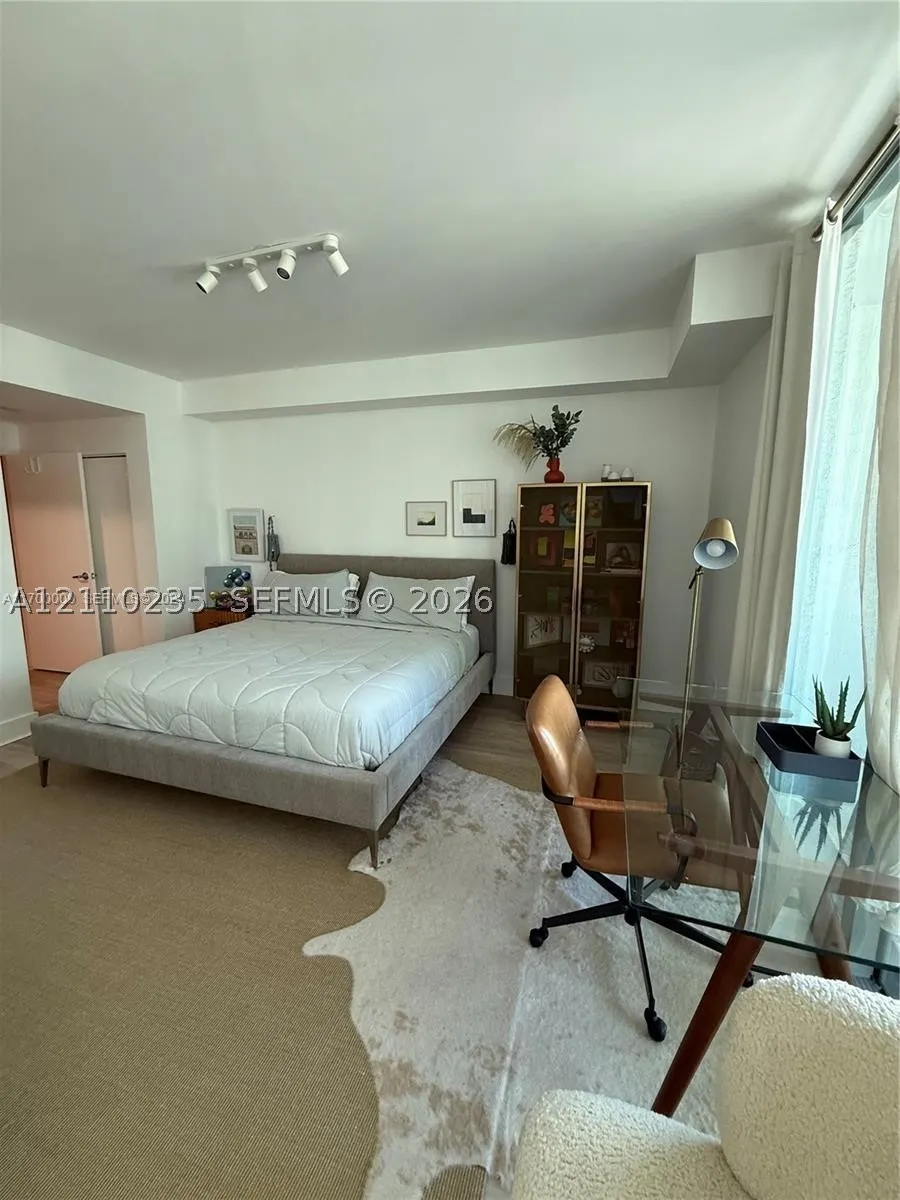 90 SW 3rd St #1114