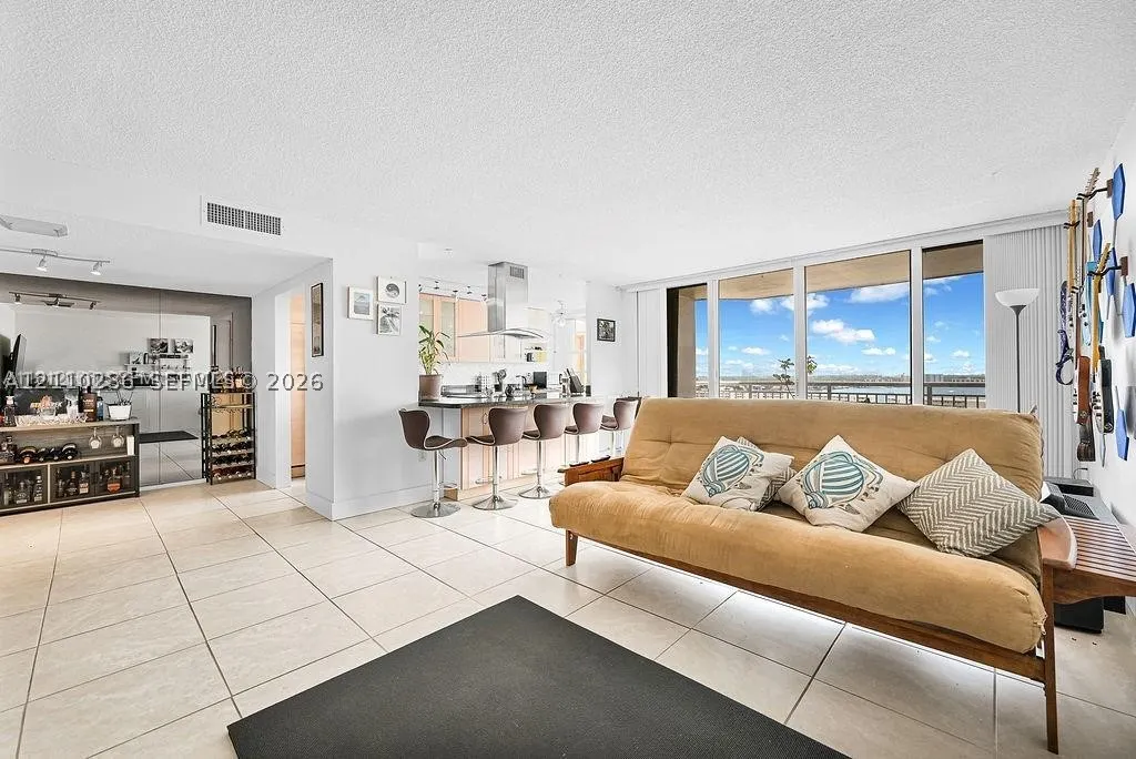18041 Biscayne Blvd #1201