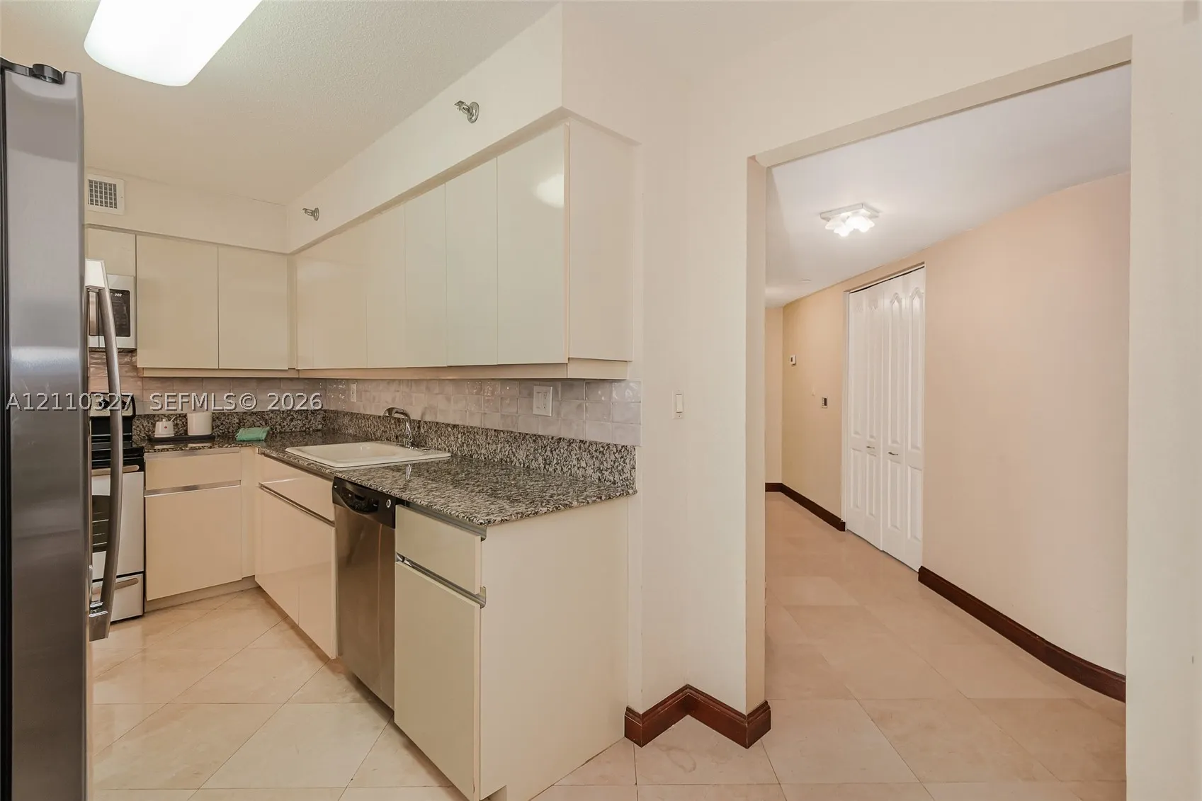 5757 Collins Ave #1005