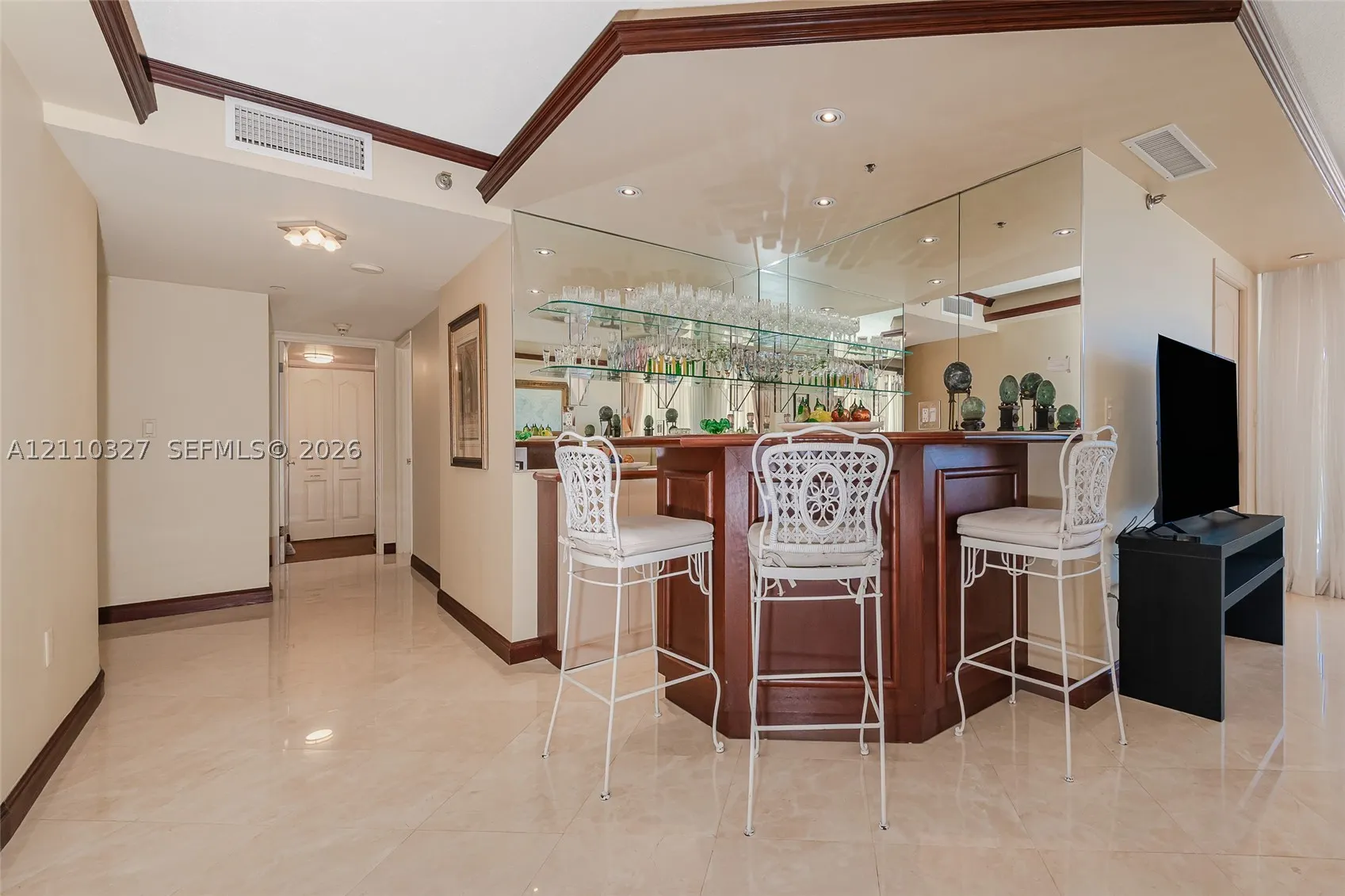 5757 Collins Ave #1005