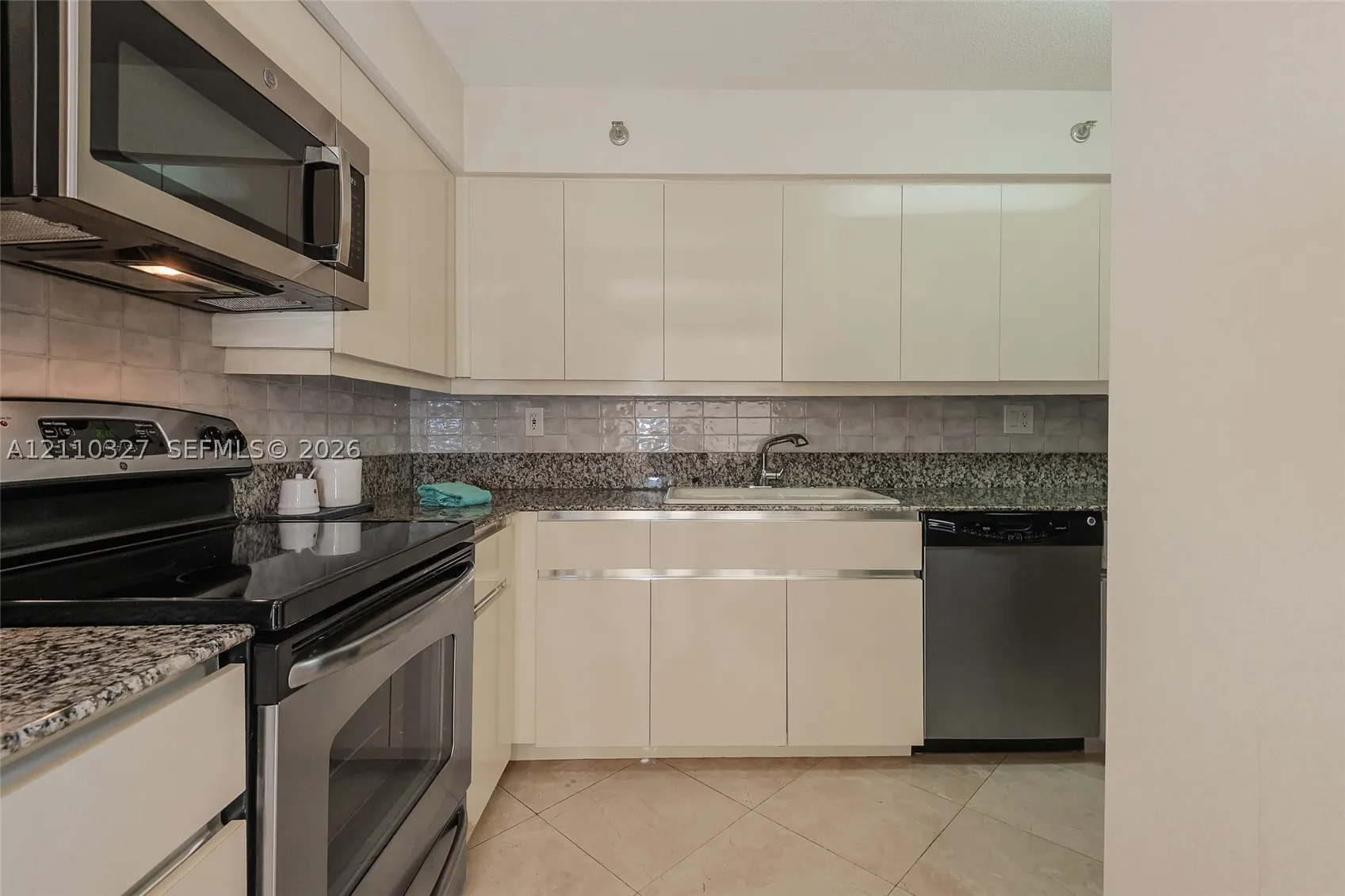 5757 Collins Ave #1005