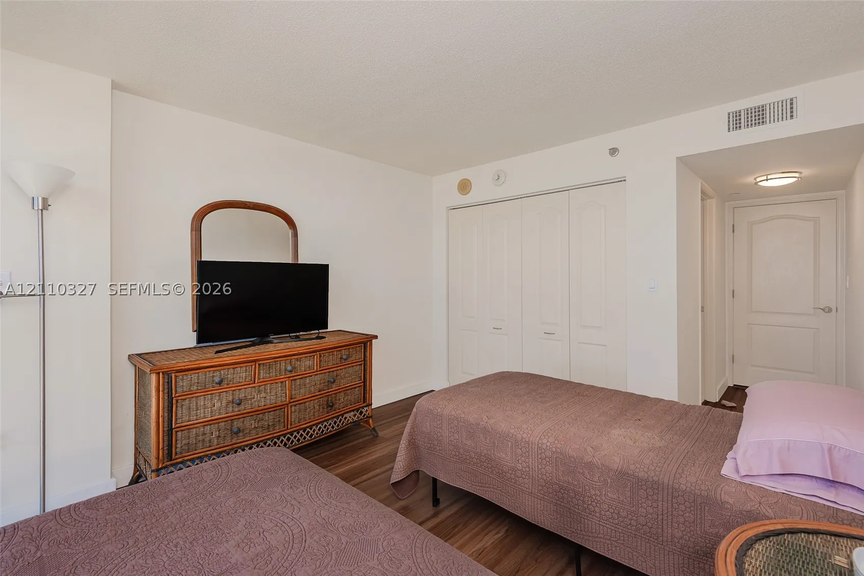5757 Collins Ave #1005