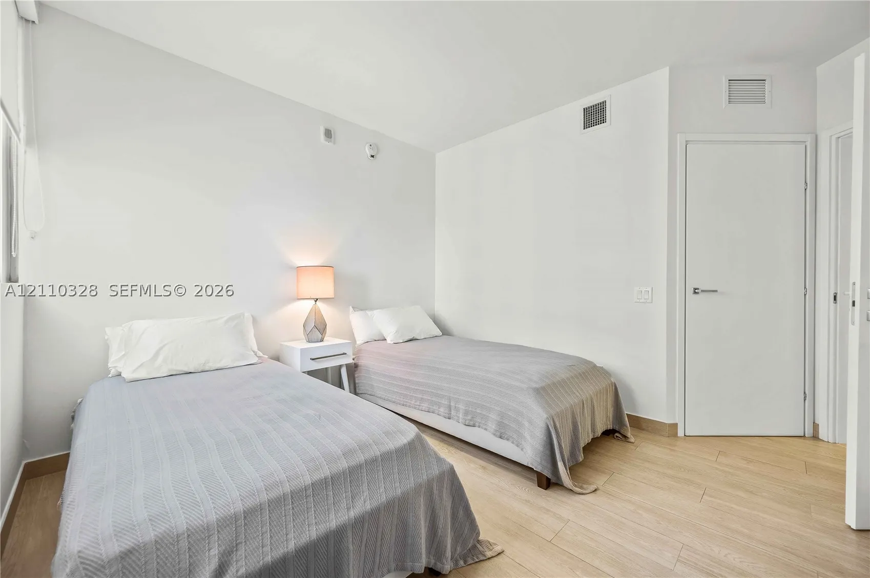 1300 Brickell Bay Dr #1603