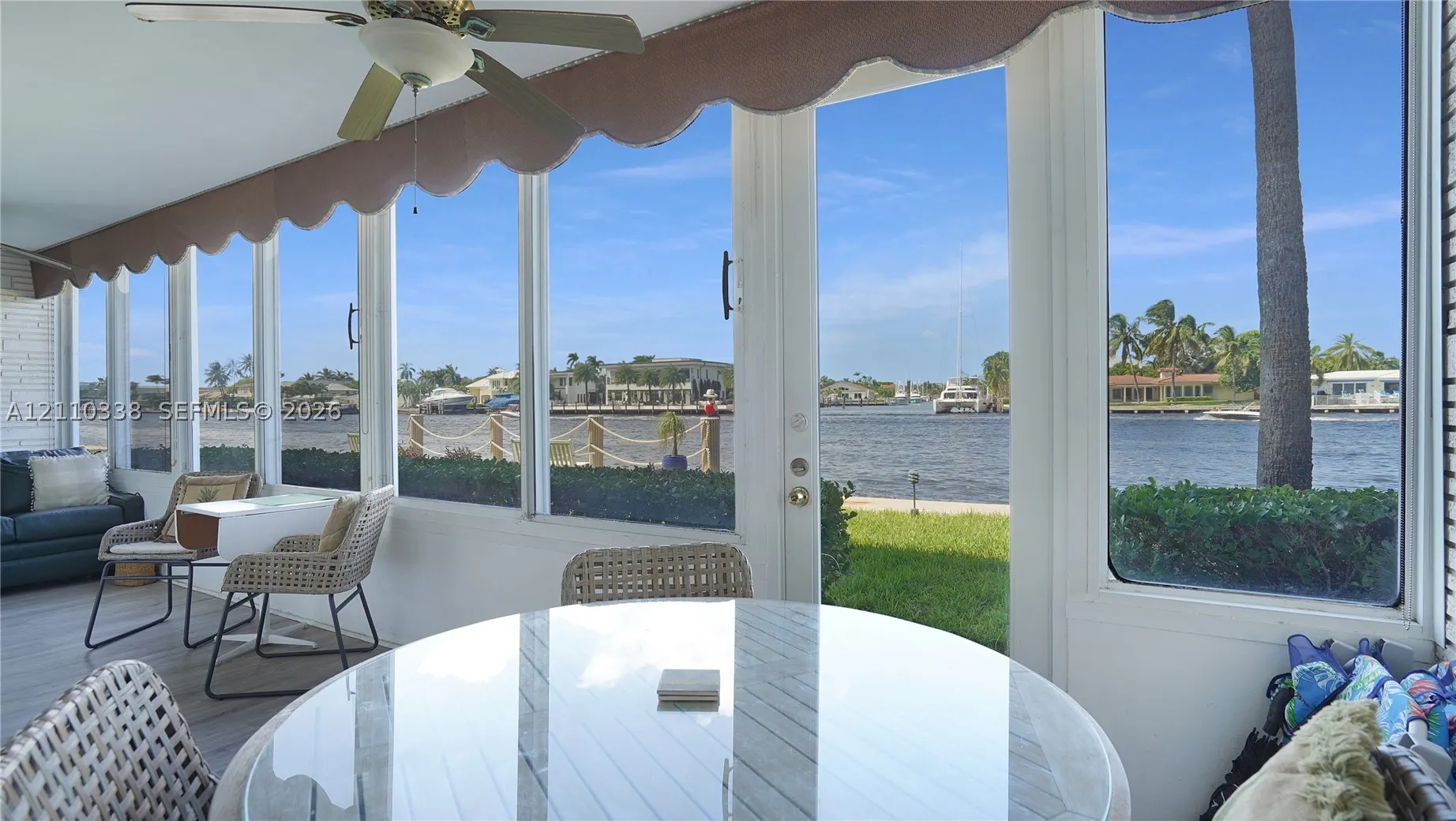 401 N Riverside Dr #105