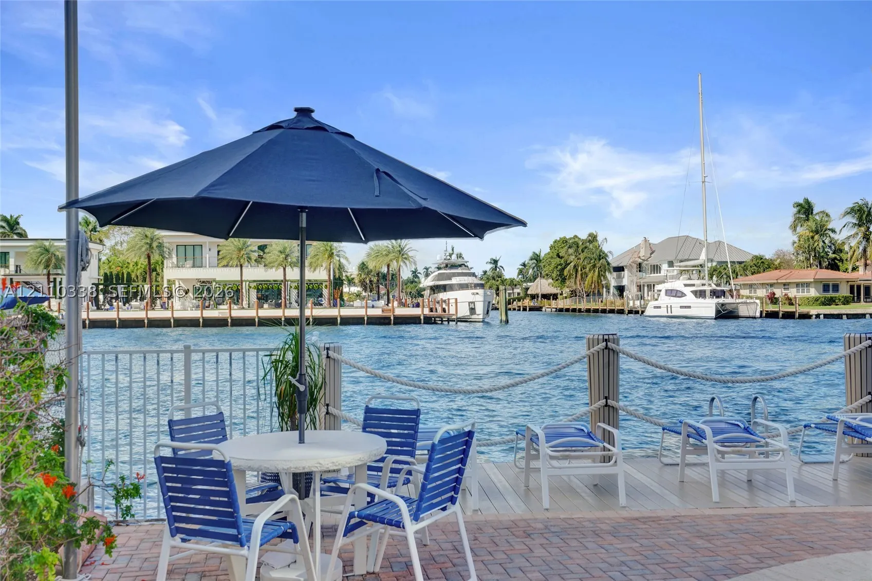 401 N Riverside Dr #105