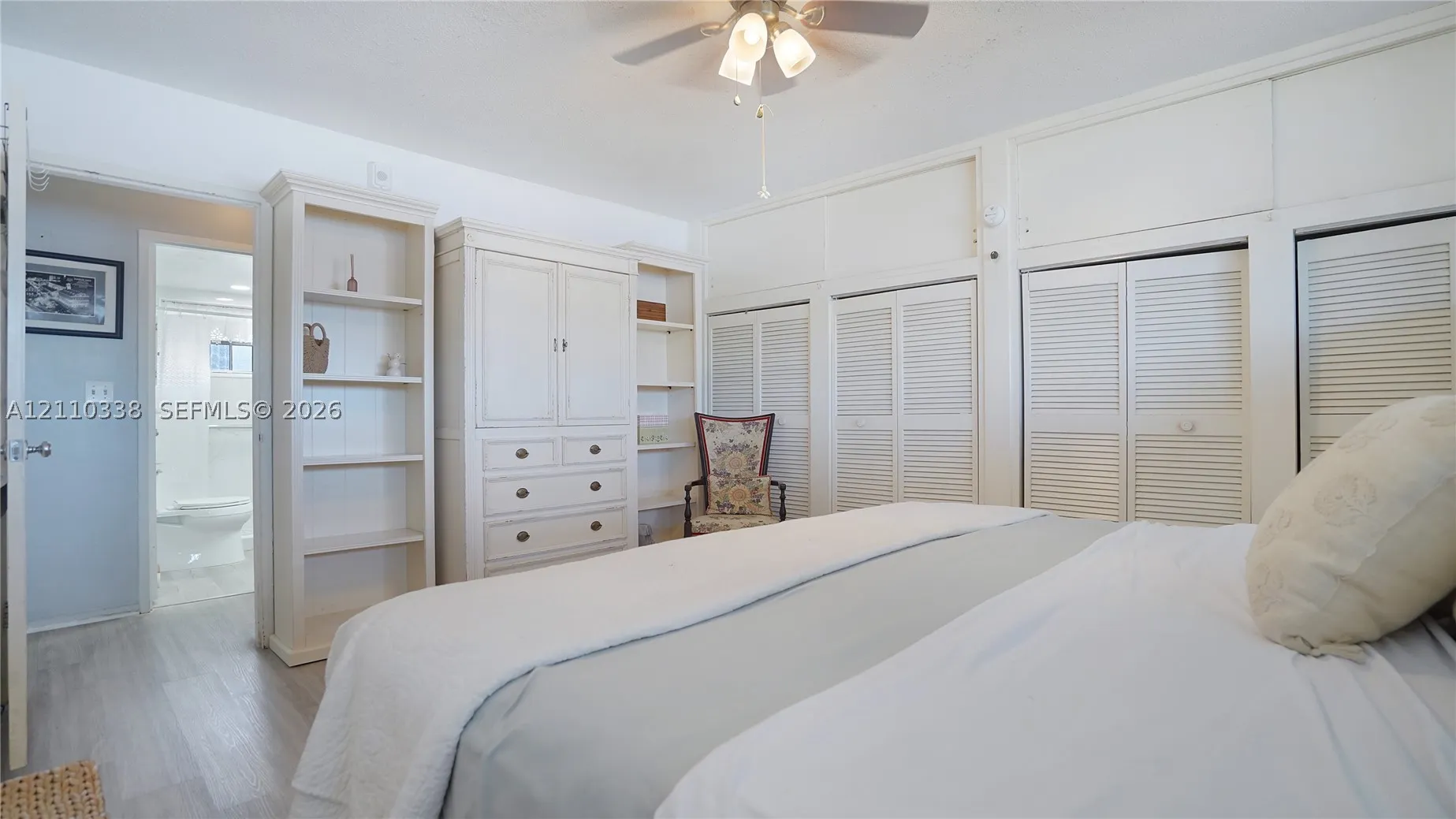 401 N Riverside Dr #105
