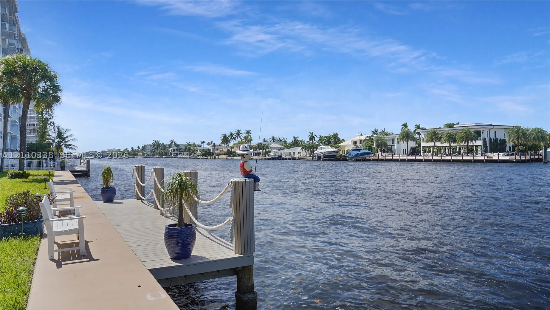 401 N Riverside Dr #105