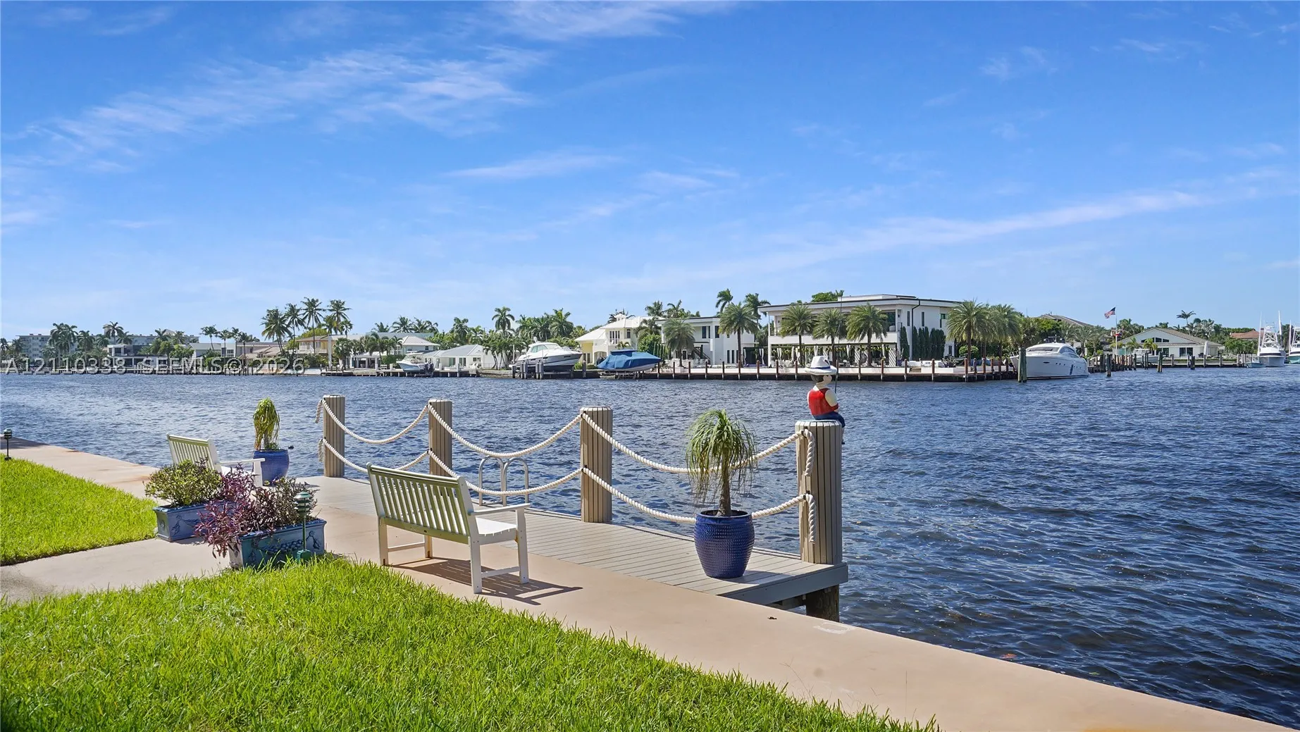 401 N Riverside Dr #105