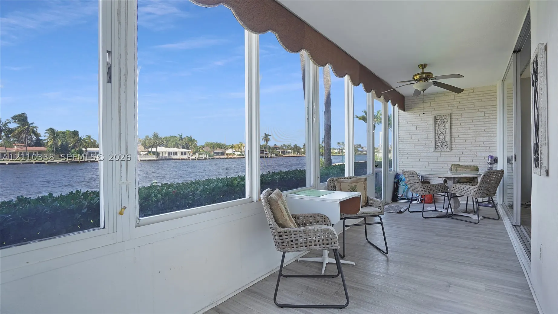 401 N Riverside Dr #105
