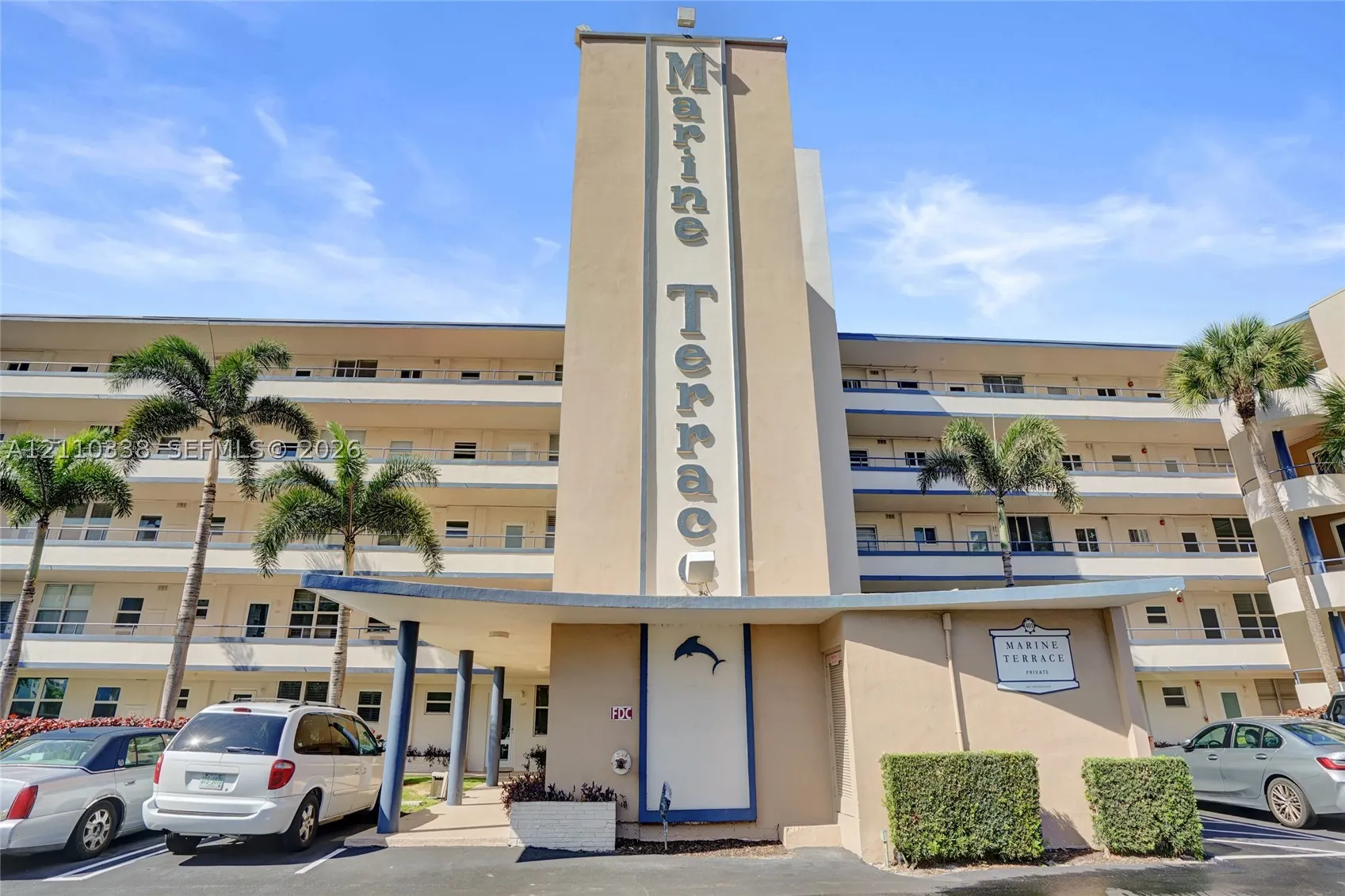 401 N Riverside Dr #105