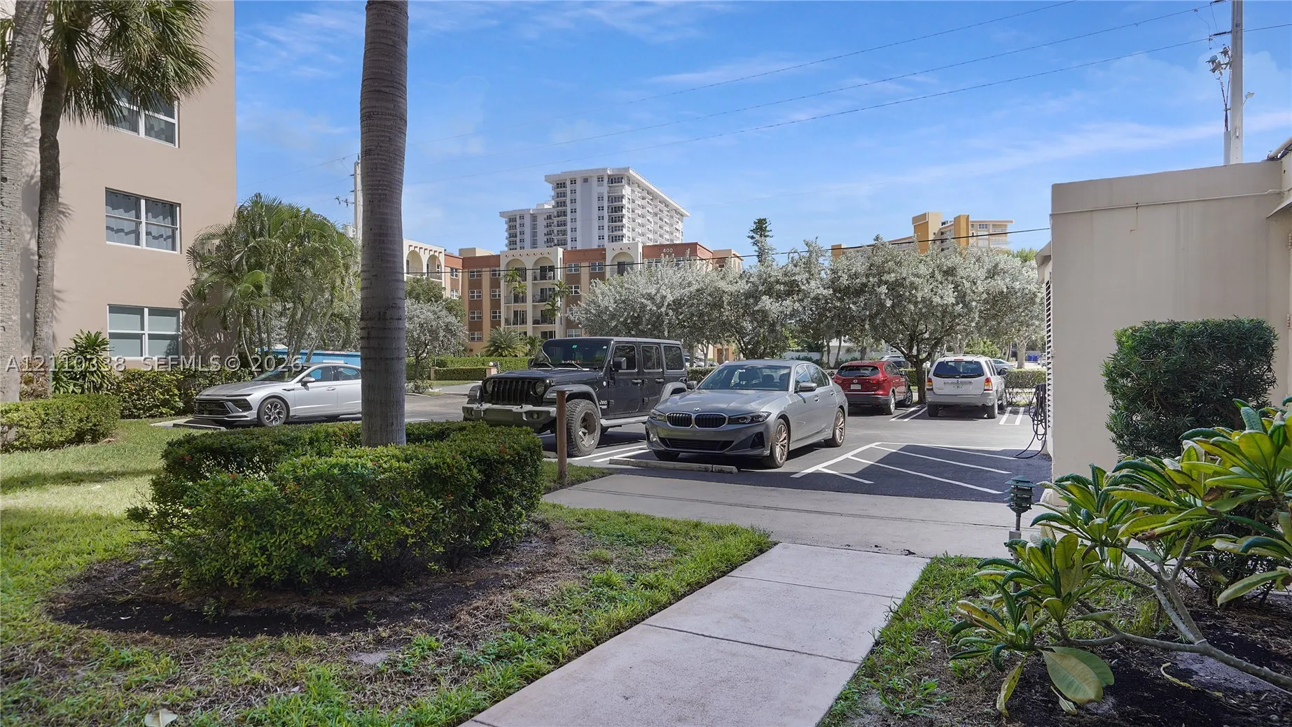 401 N Riverside Dr #105