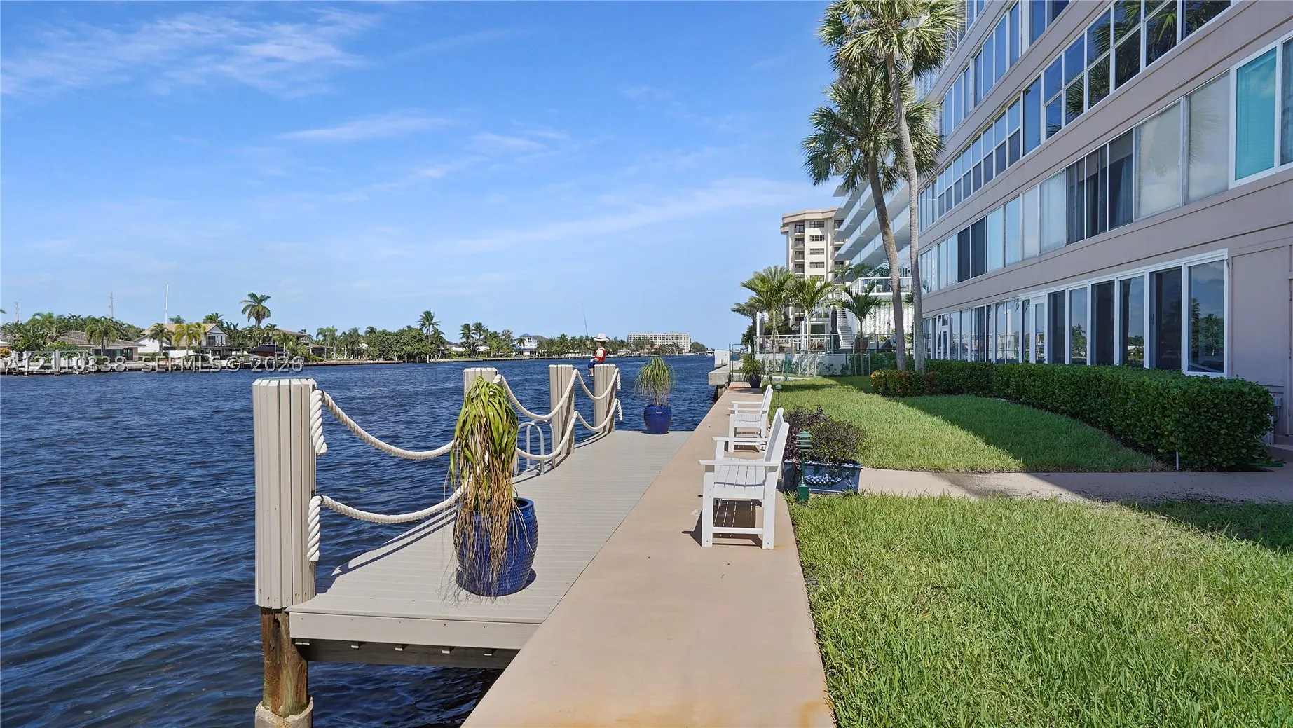 401 N Riverside Dr #105