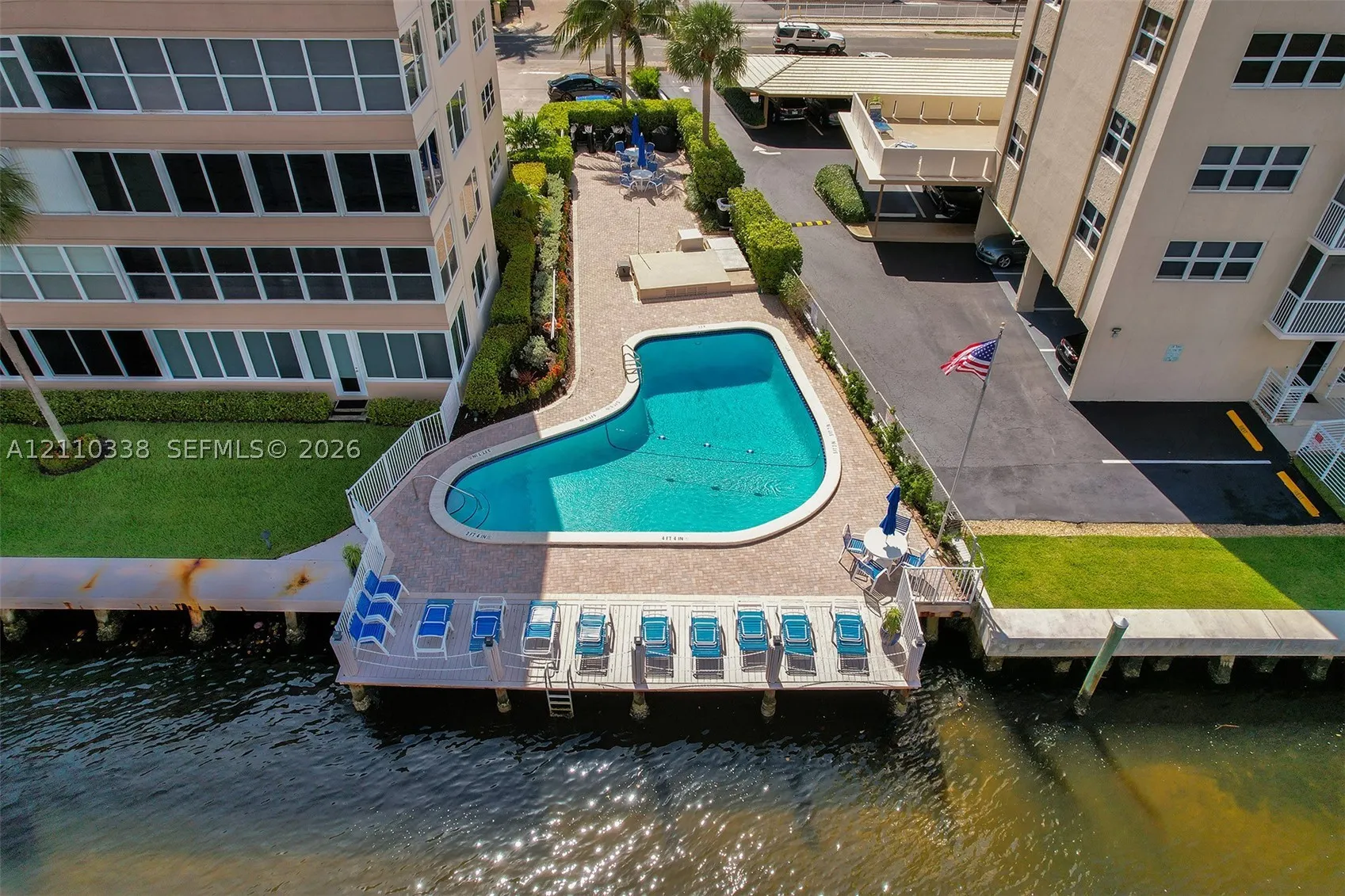 401 N Riverside Dr #105