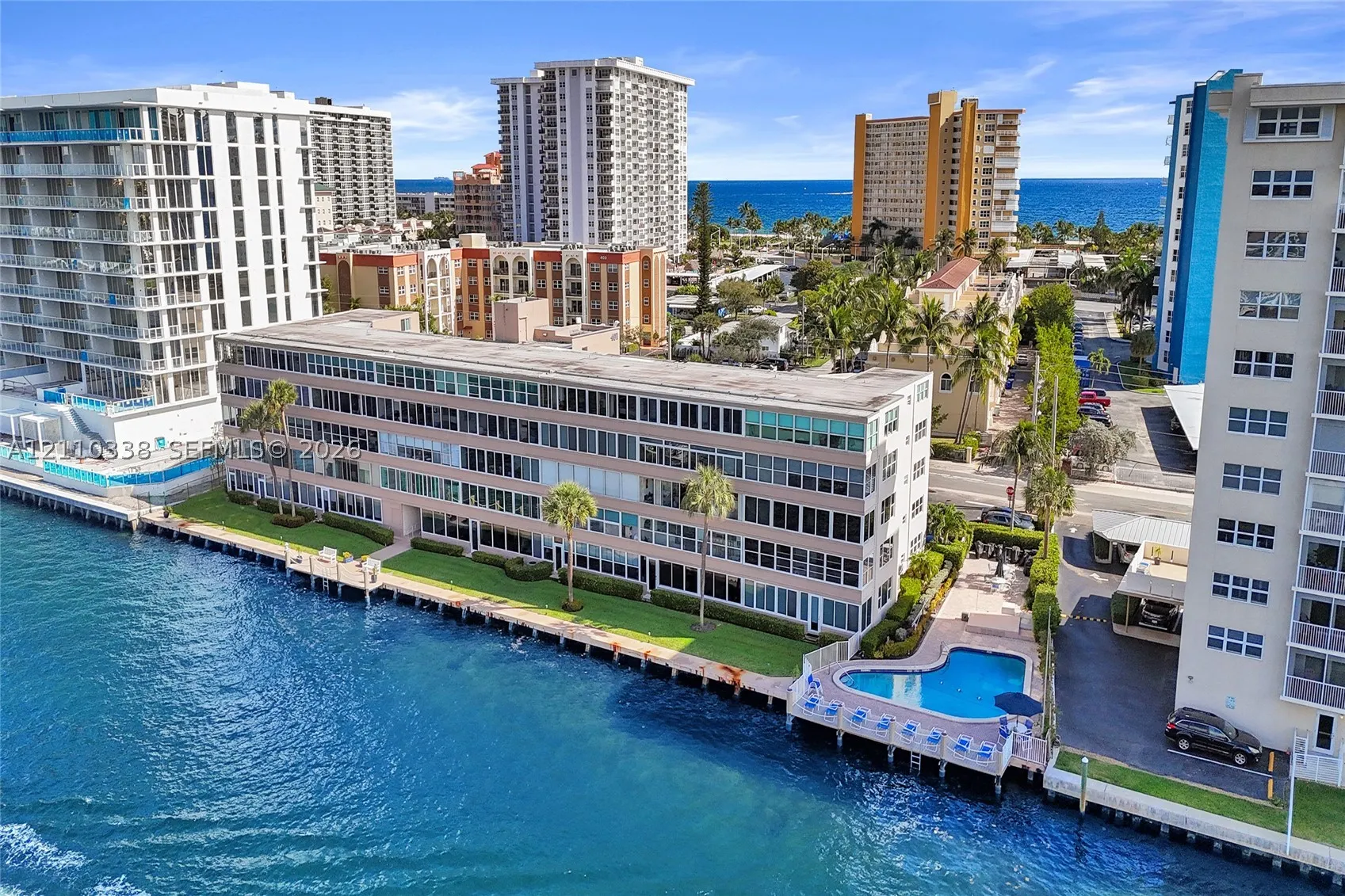 401 N Riverside Dr #105