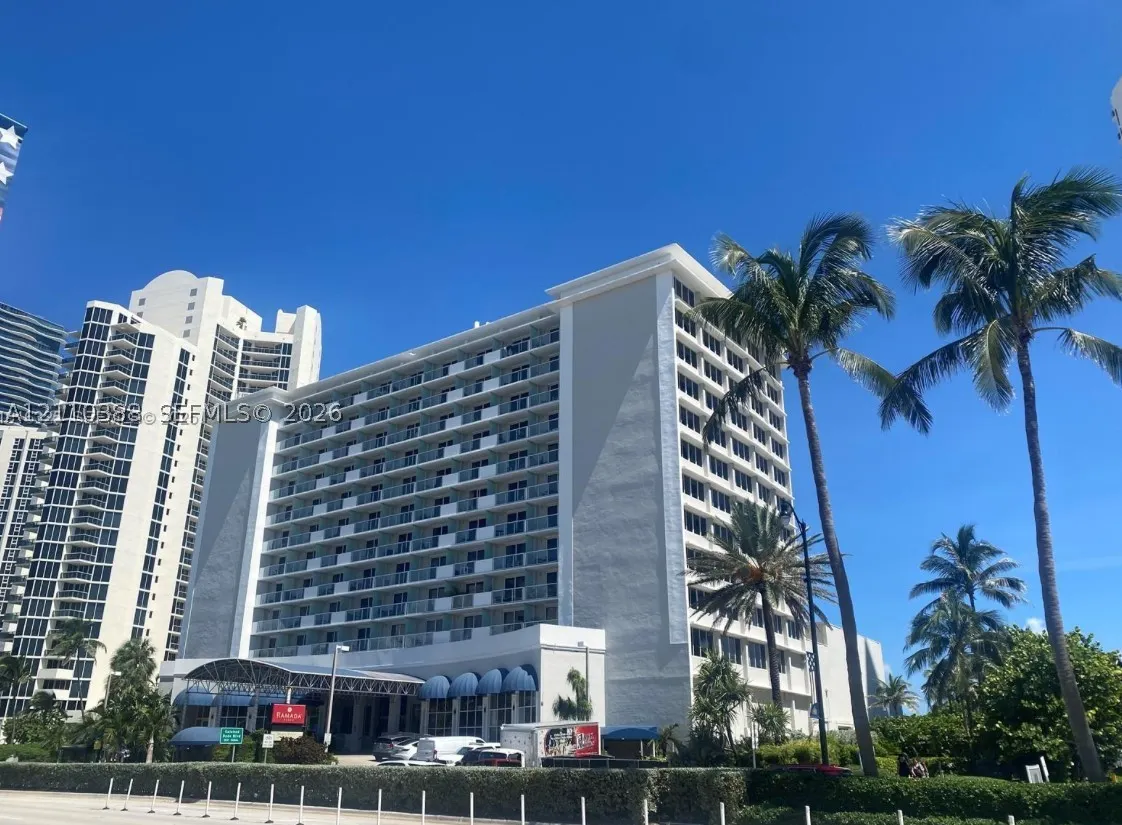 19201 Collins Ave #733