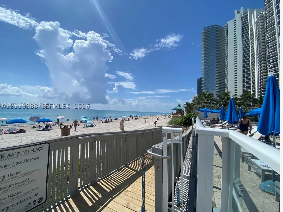 19201 Collins Ave #733