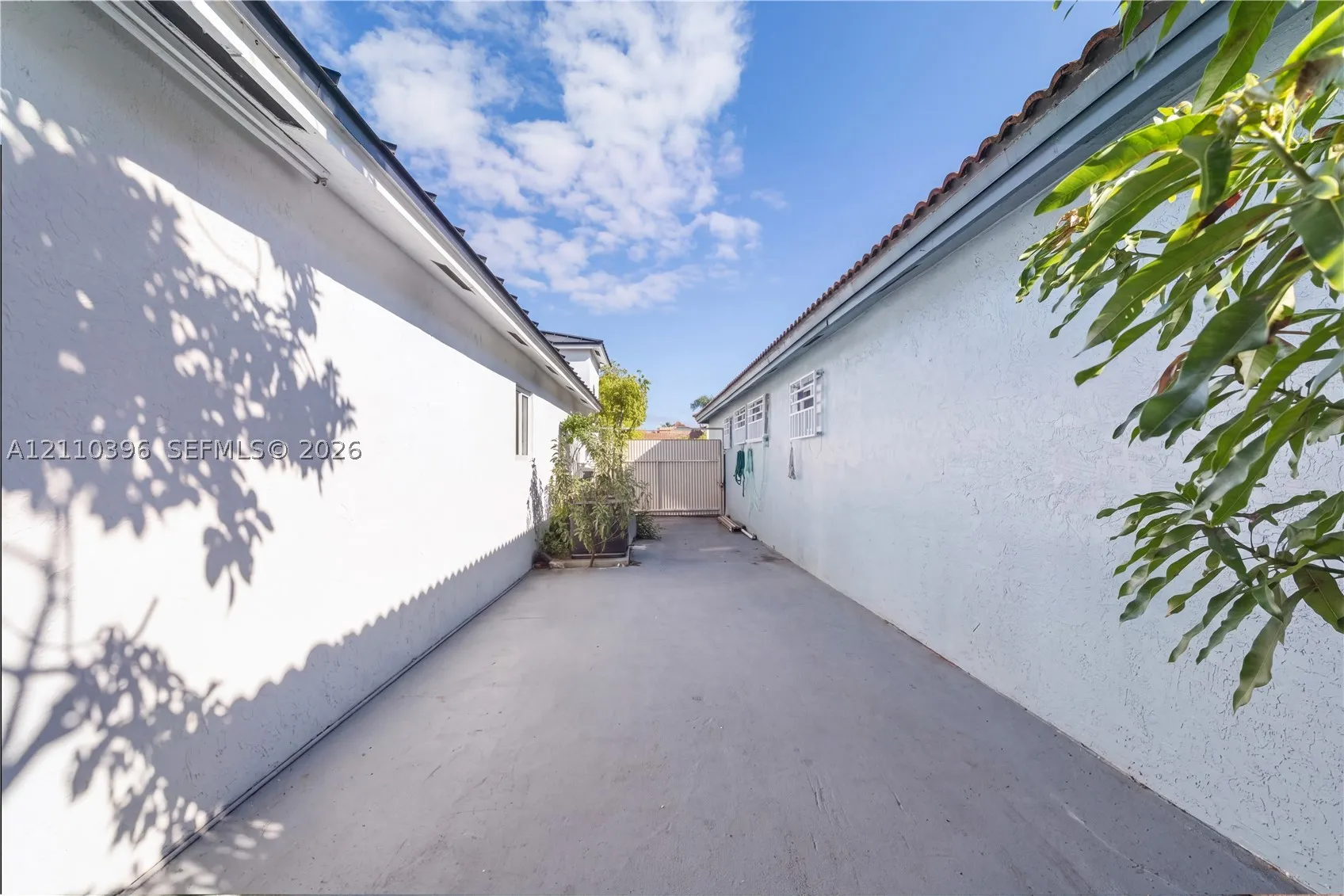 9182 NW 112th Ter