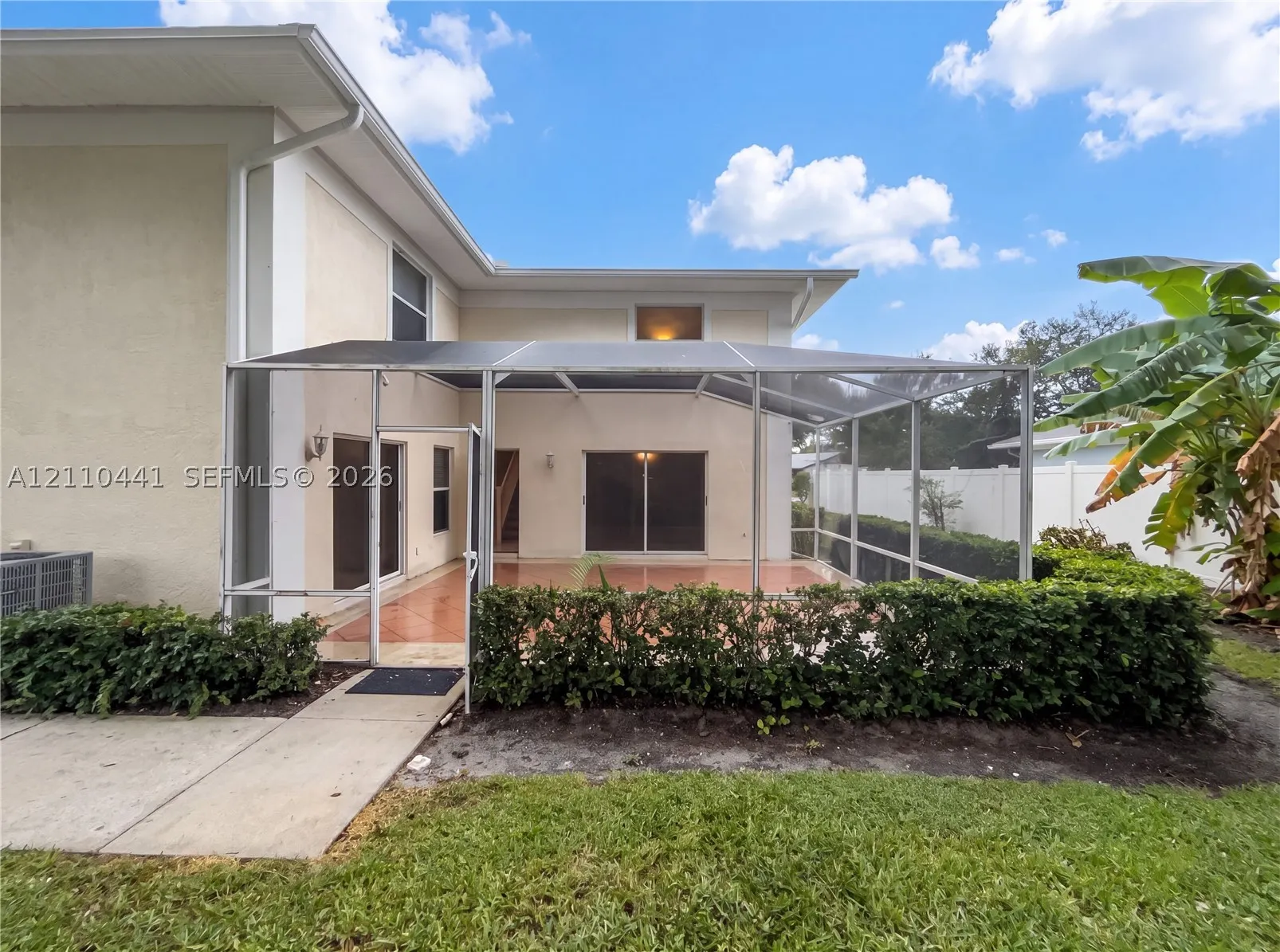 1538 N Lawnwood Cir #3